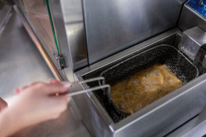 Choisir une friteuse à gaz professionnelle : enjeux et critères pour la restauration rapide